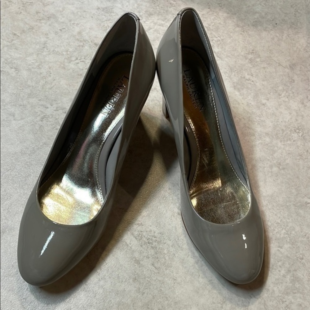 Lauren Ralph Lauren Hala Womens Gray Patent Leather Pump Heel size 9